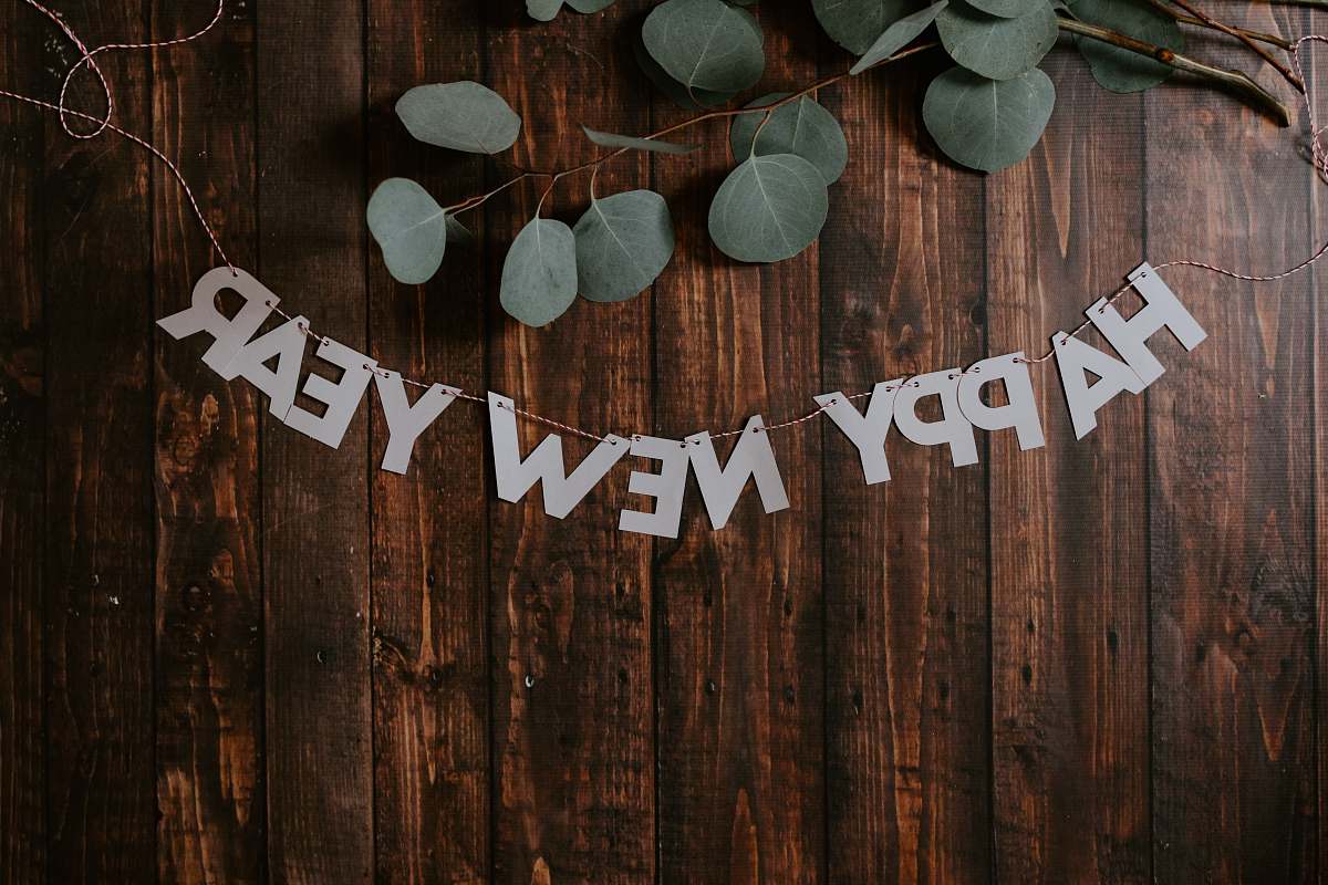 hardwood happy new year hanged decor happy new year