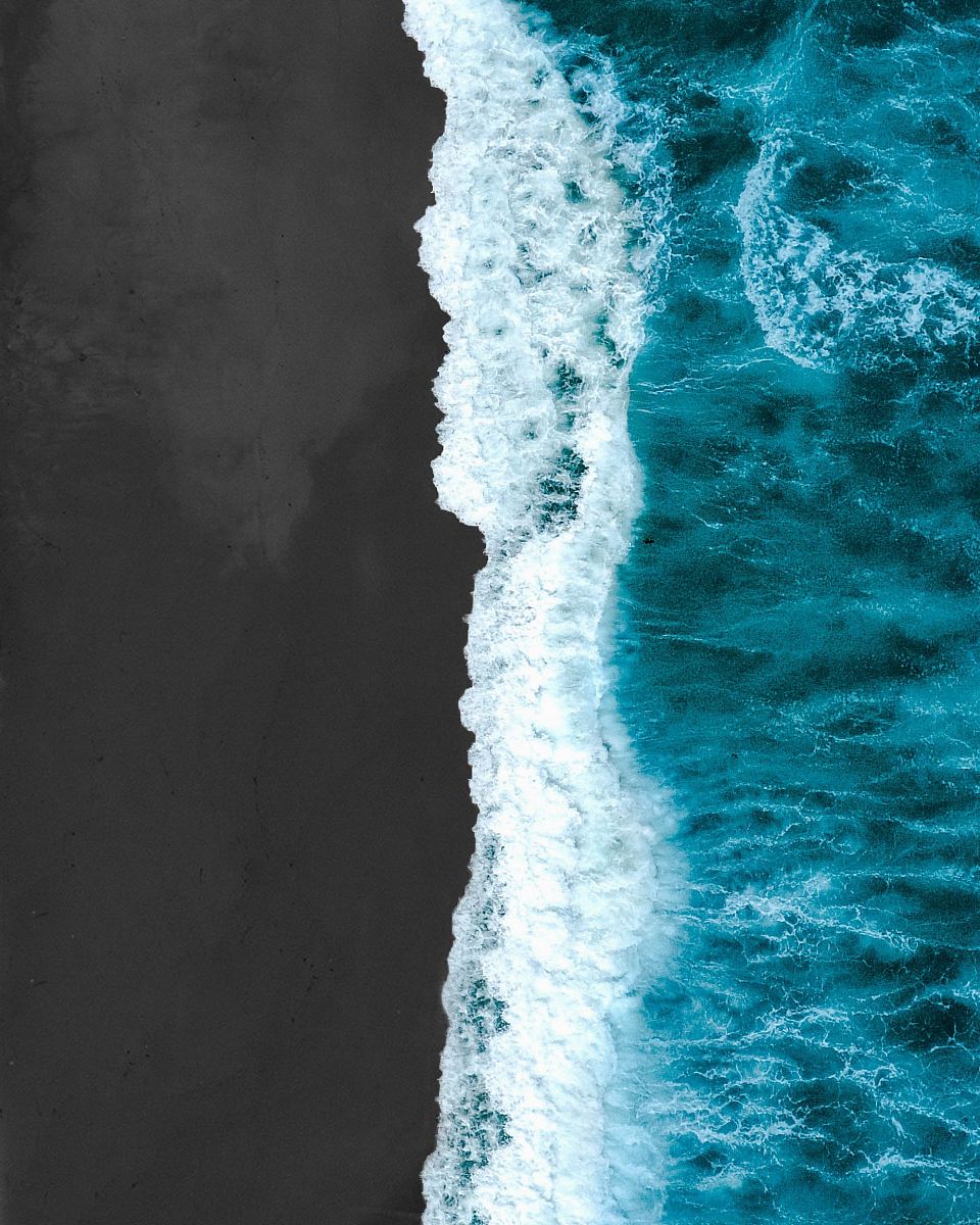 aerial photography of sea wave