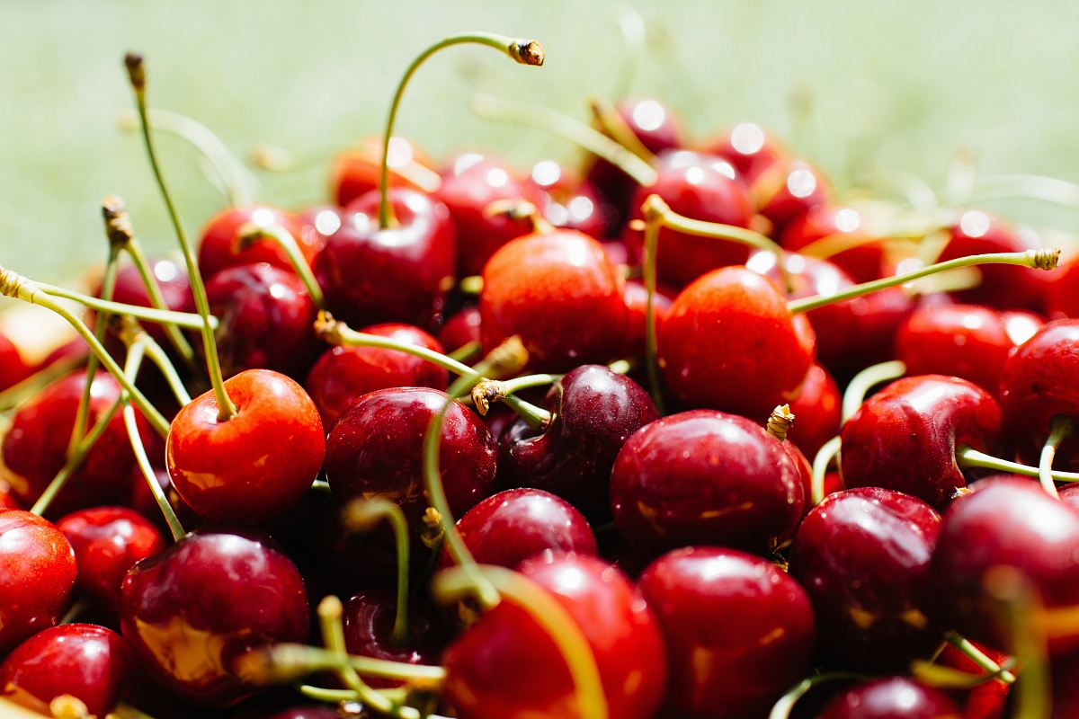bunch of cherries