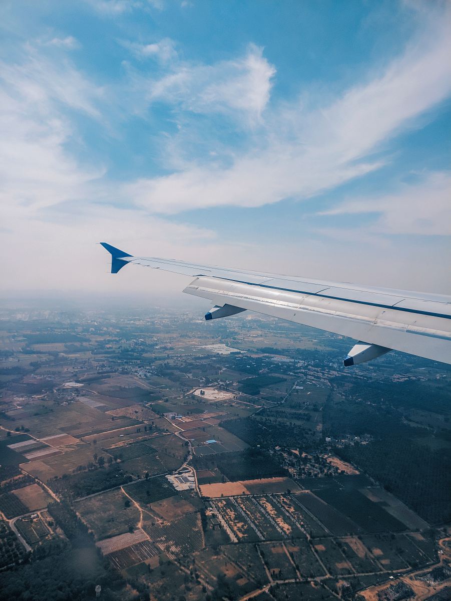 gray airplane