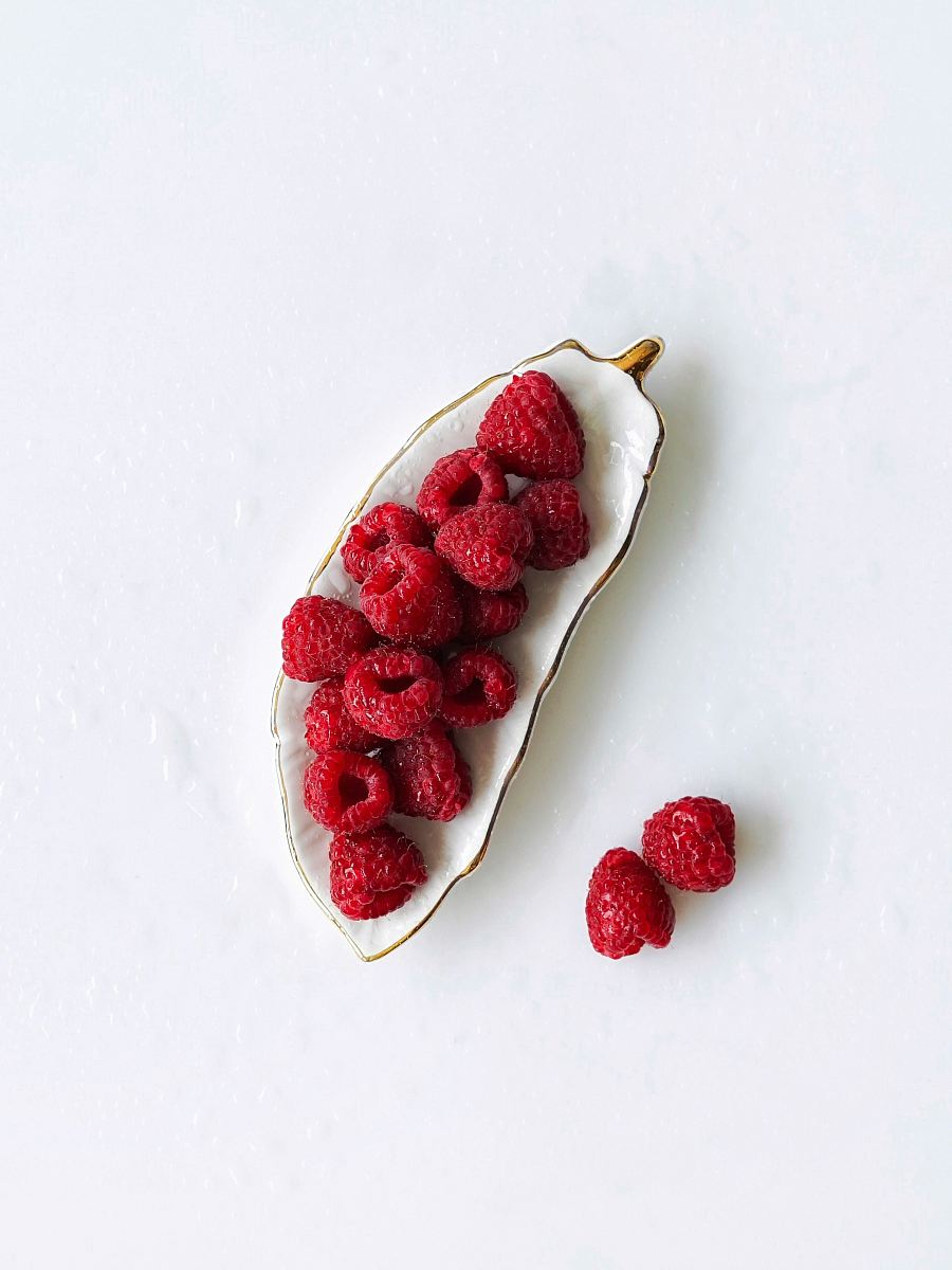 pile o lychee fruits