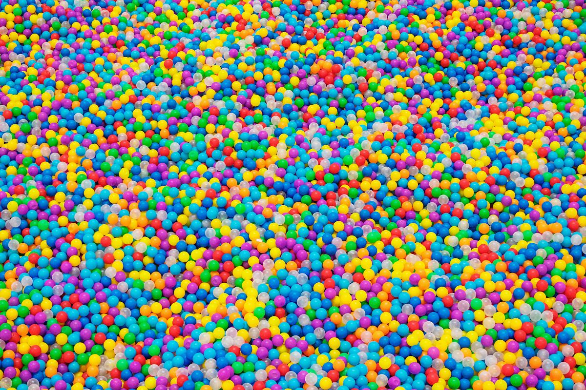 pile of assorted-color play balls