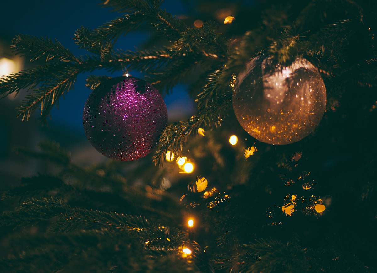 baubles beige and purple baubles christmas tree