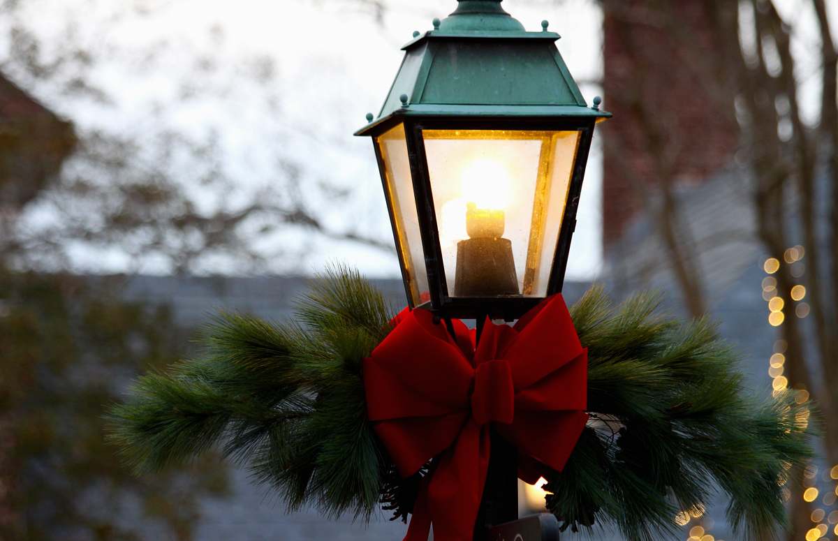 holiday red and black metal lantern lighted lamp post