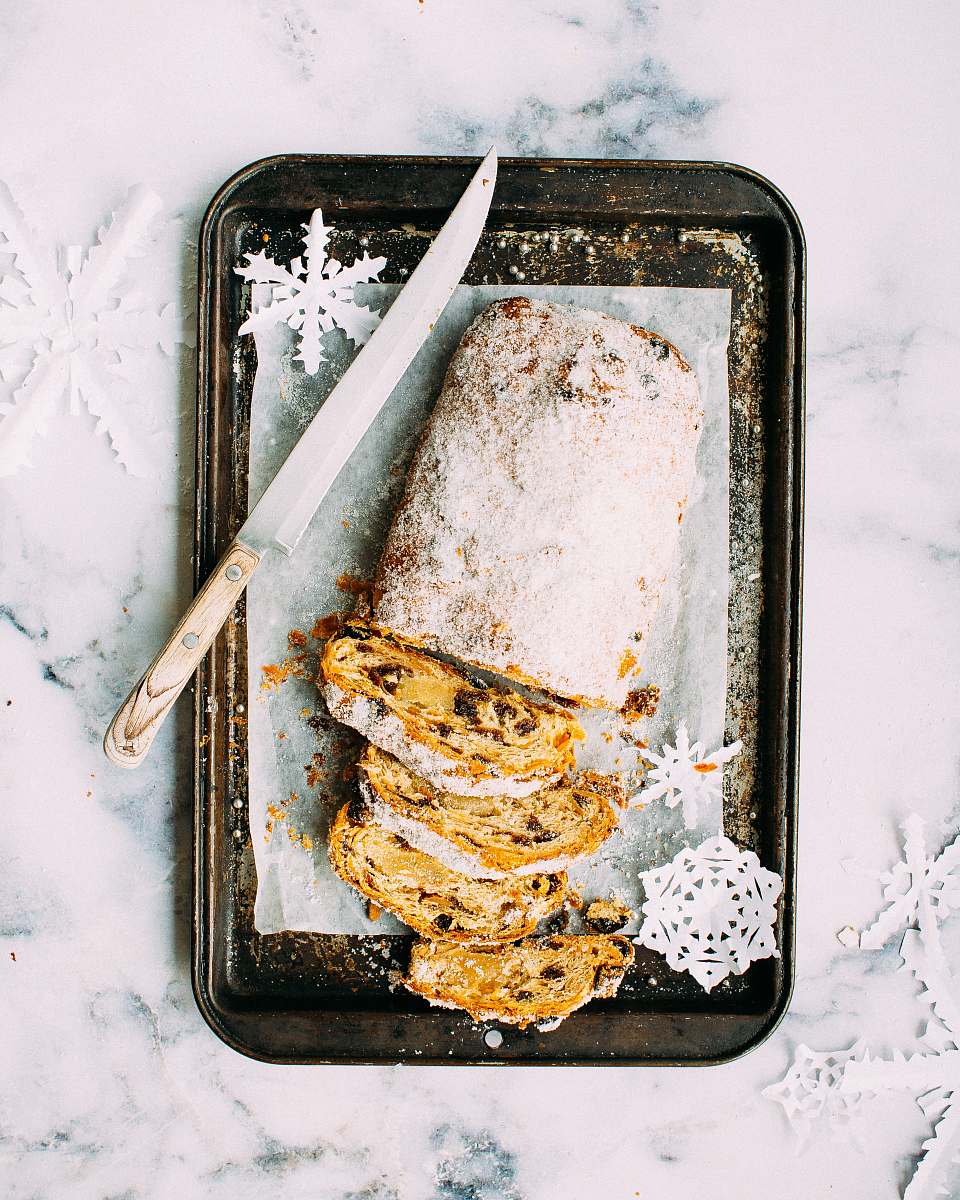 christmas sliced bread served on black metal tray baking