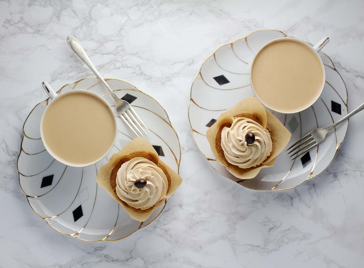 food flat lay of photography coffee cups on white plates coffee