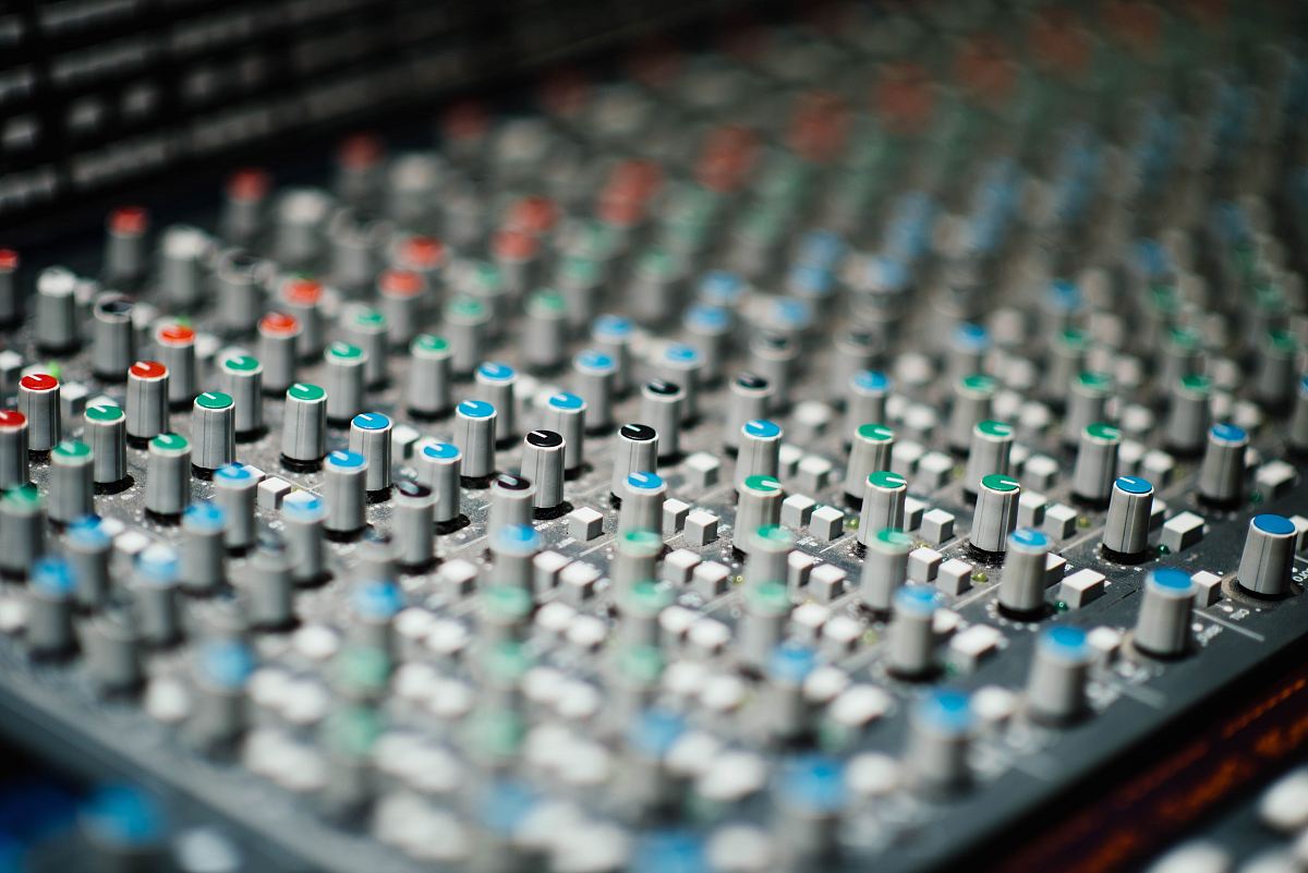 black and gray mix sync console