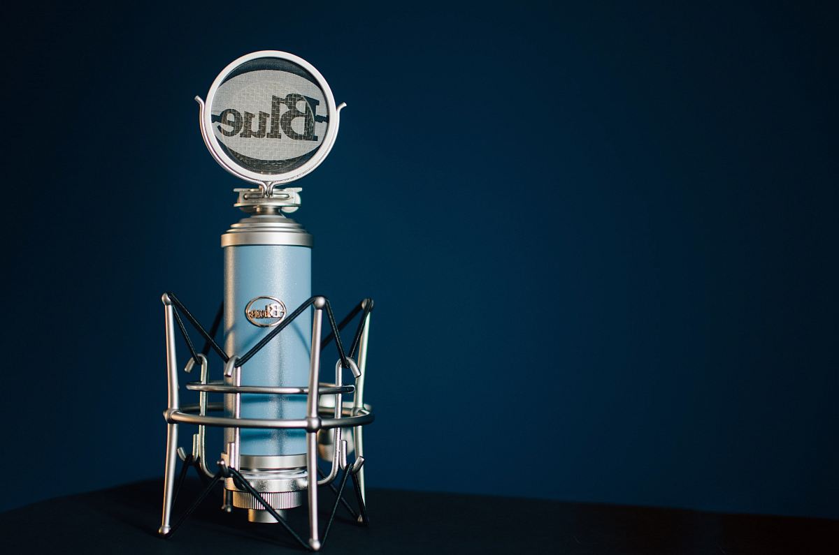 blue and gray Blue condenser microphone