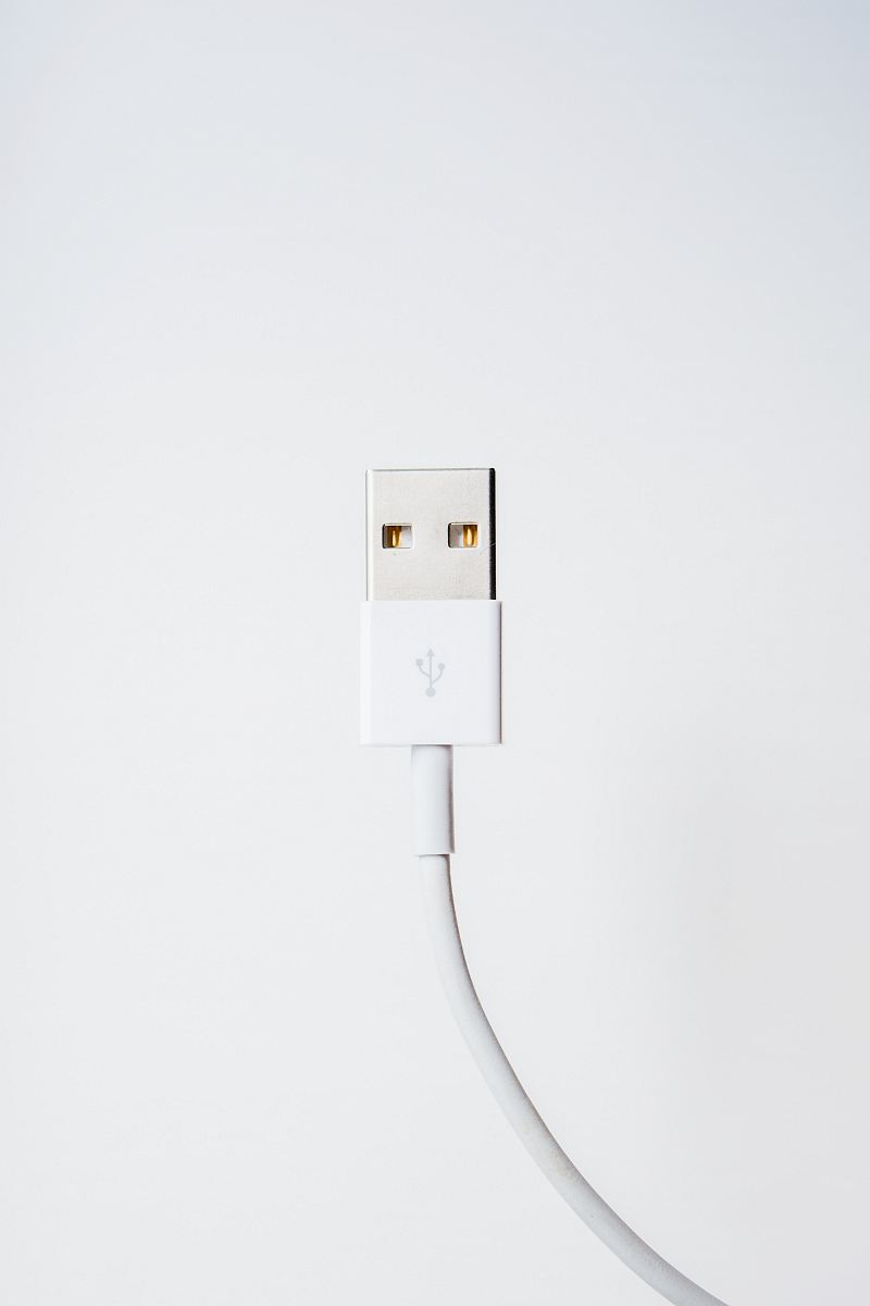 white sync cable