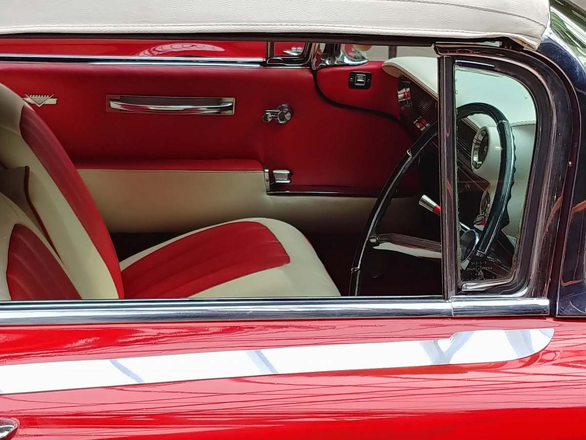  empty red car 