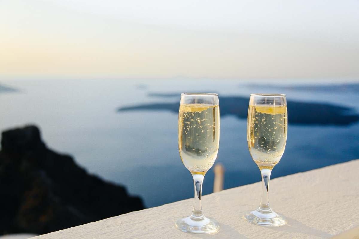 wine wine glasses shallow focus glass