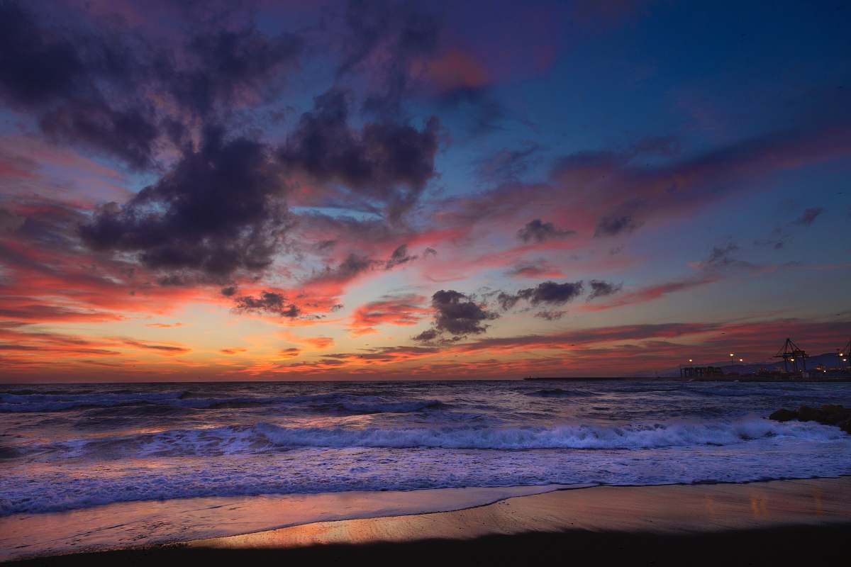 sunrise ocean waves near seashore during golden hour sky