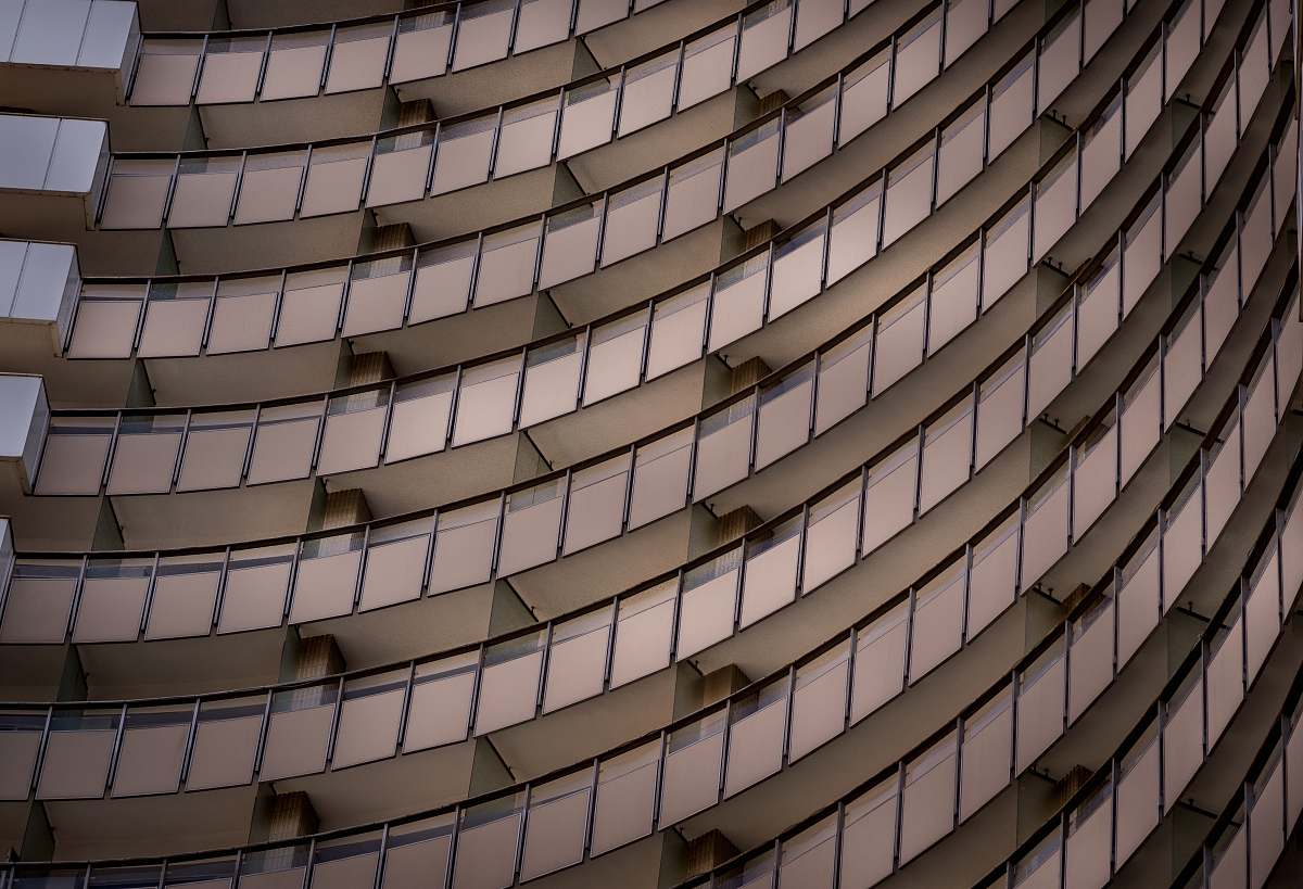 curve  intercontinental