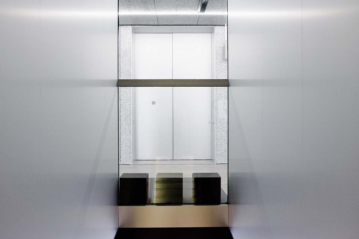 elevator empty room appliance