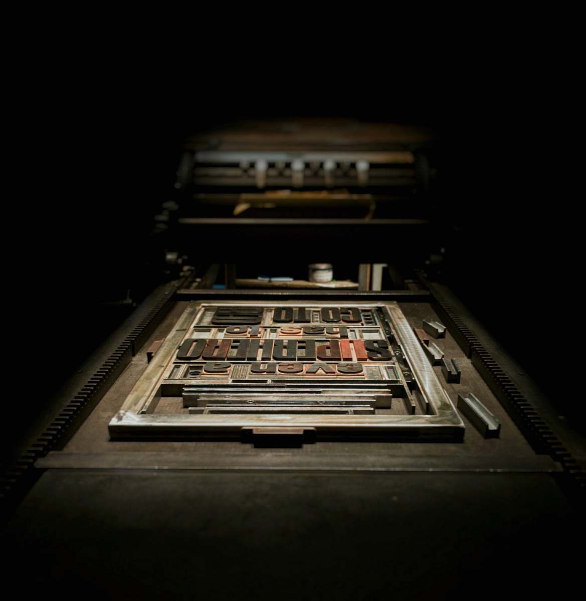 print close up photography of brown wooden decor letterpress