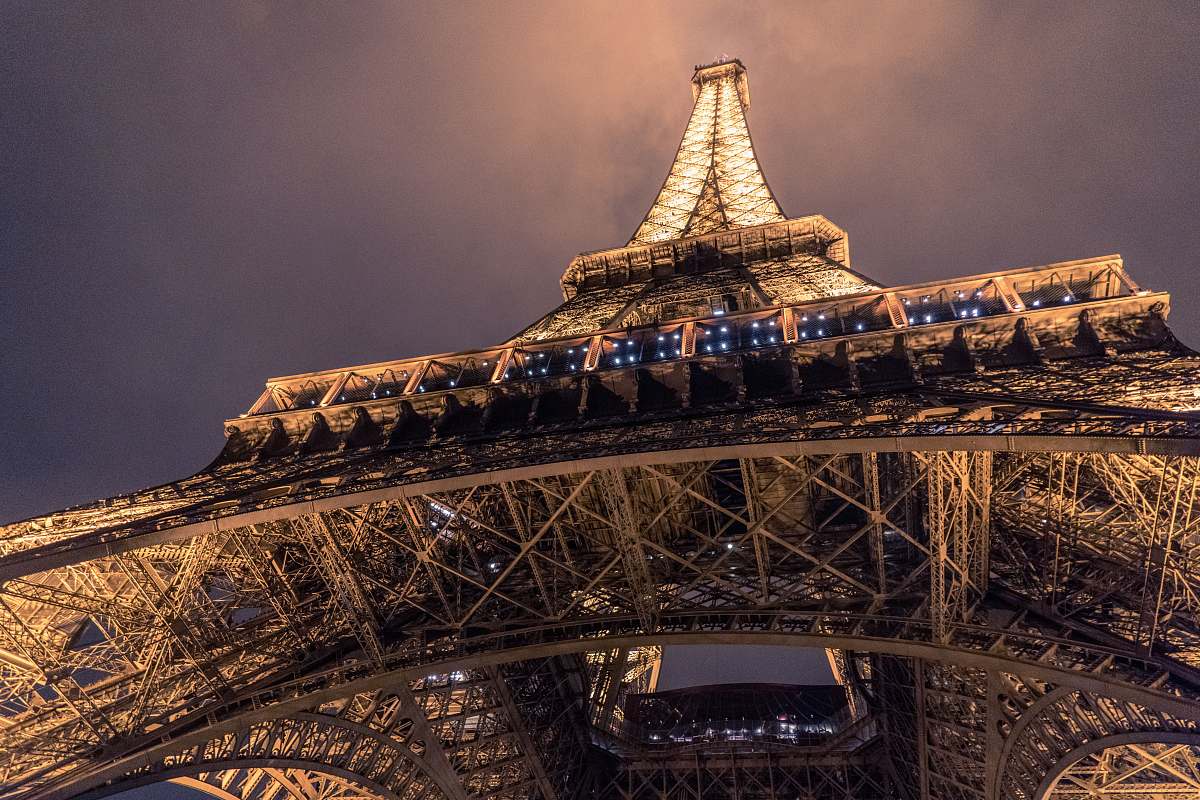 building low angle photo of Eiffel Tower, Paris tower