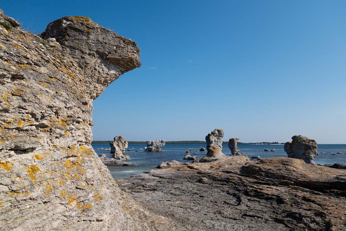 Gray rock. Остров Готланд пляж.