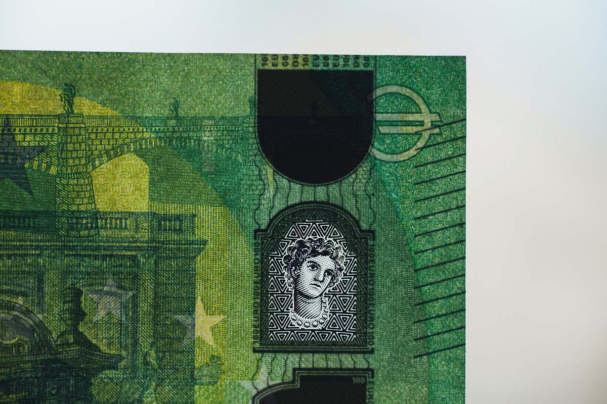 deutschland green and white abstract painting text