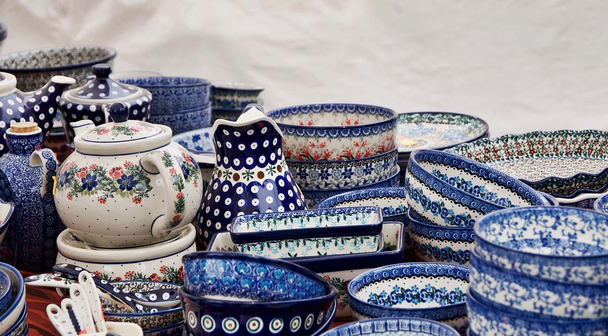 porcelain assorted-color ceramic containers pottery