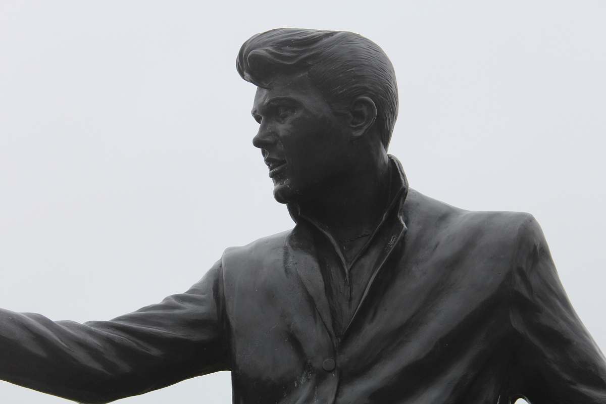 sculpture Elvis Presley statue black-and-white