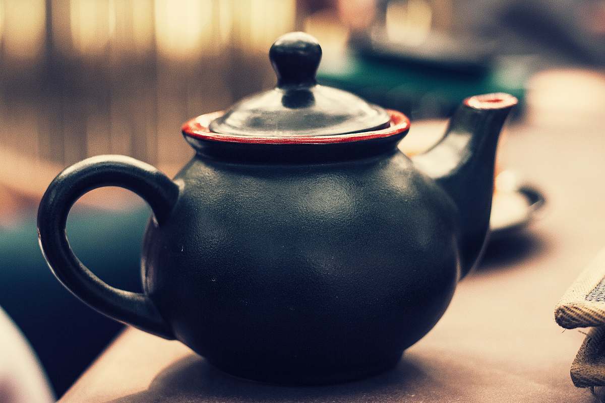 pot black and red ceramic kettle teapot