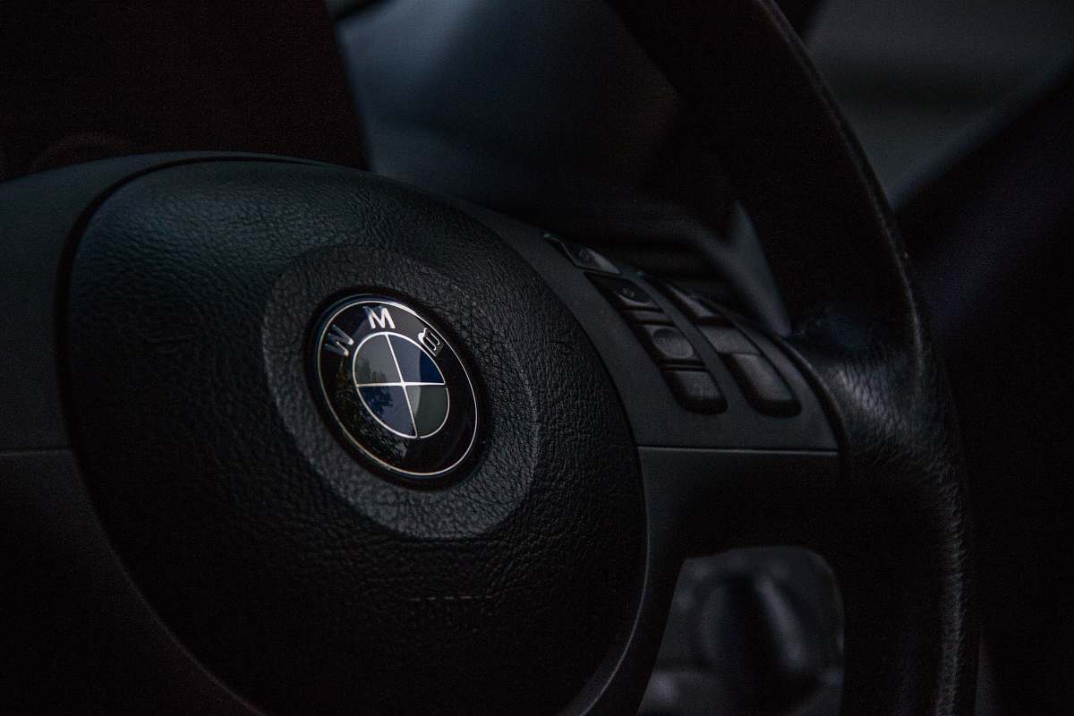 wheel black BMW airbag cover car