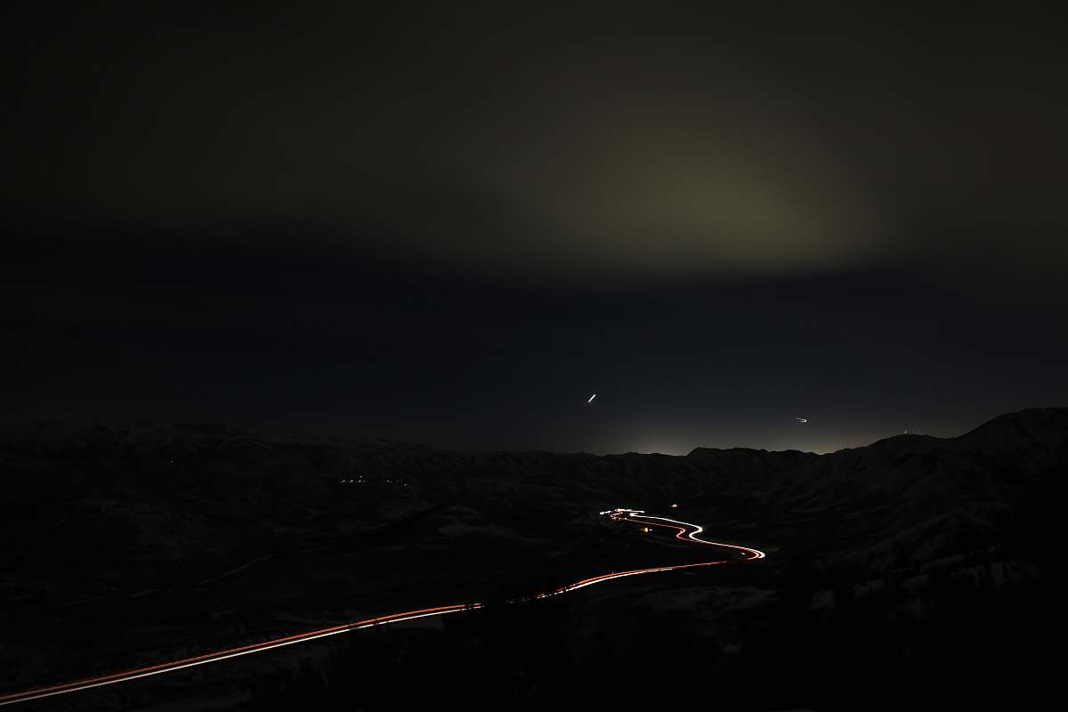 night road during night time black