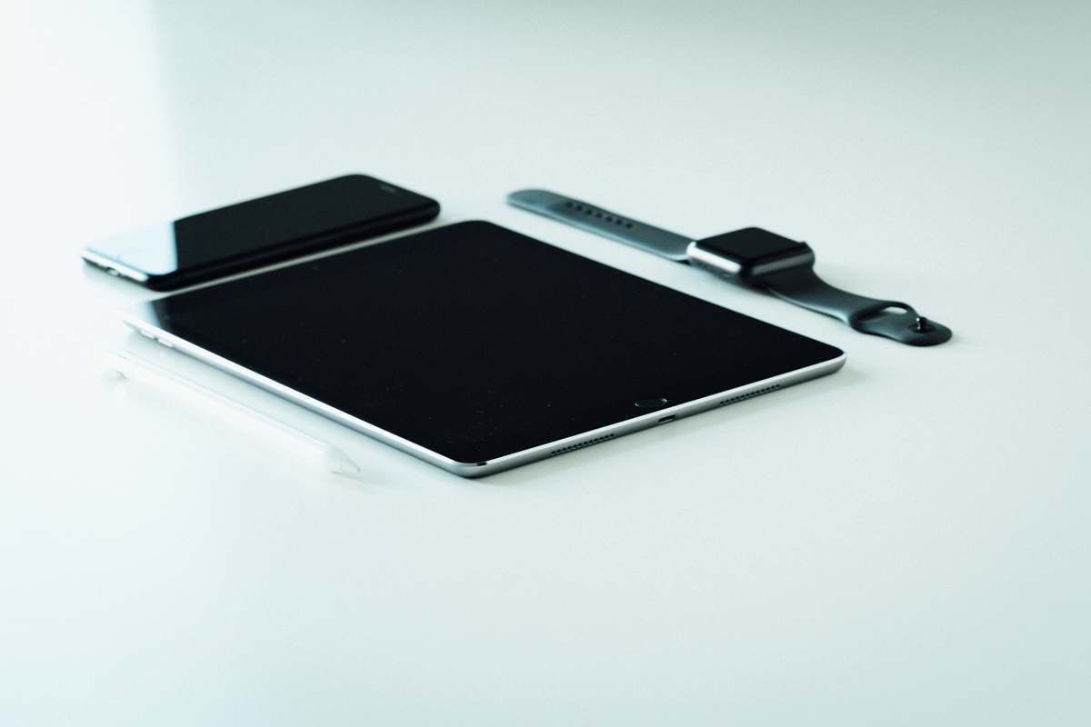 ipad space gray iPad, iPhone, and Apple Watch tablet