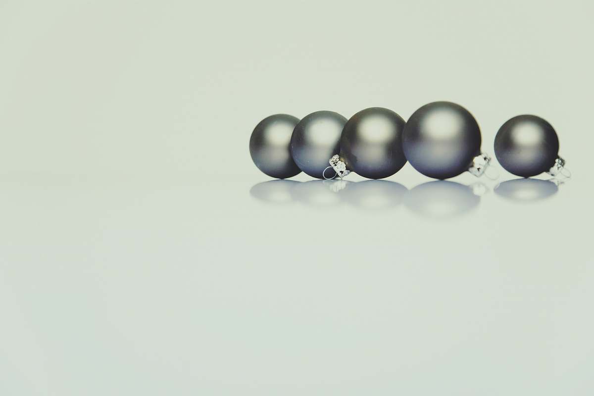sphere five gray baubles accessories