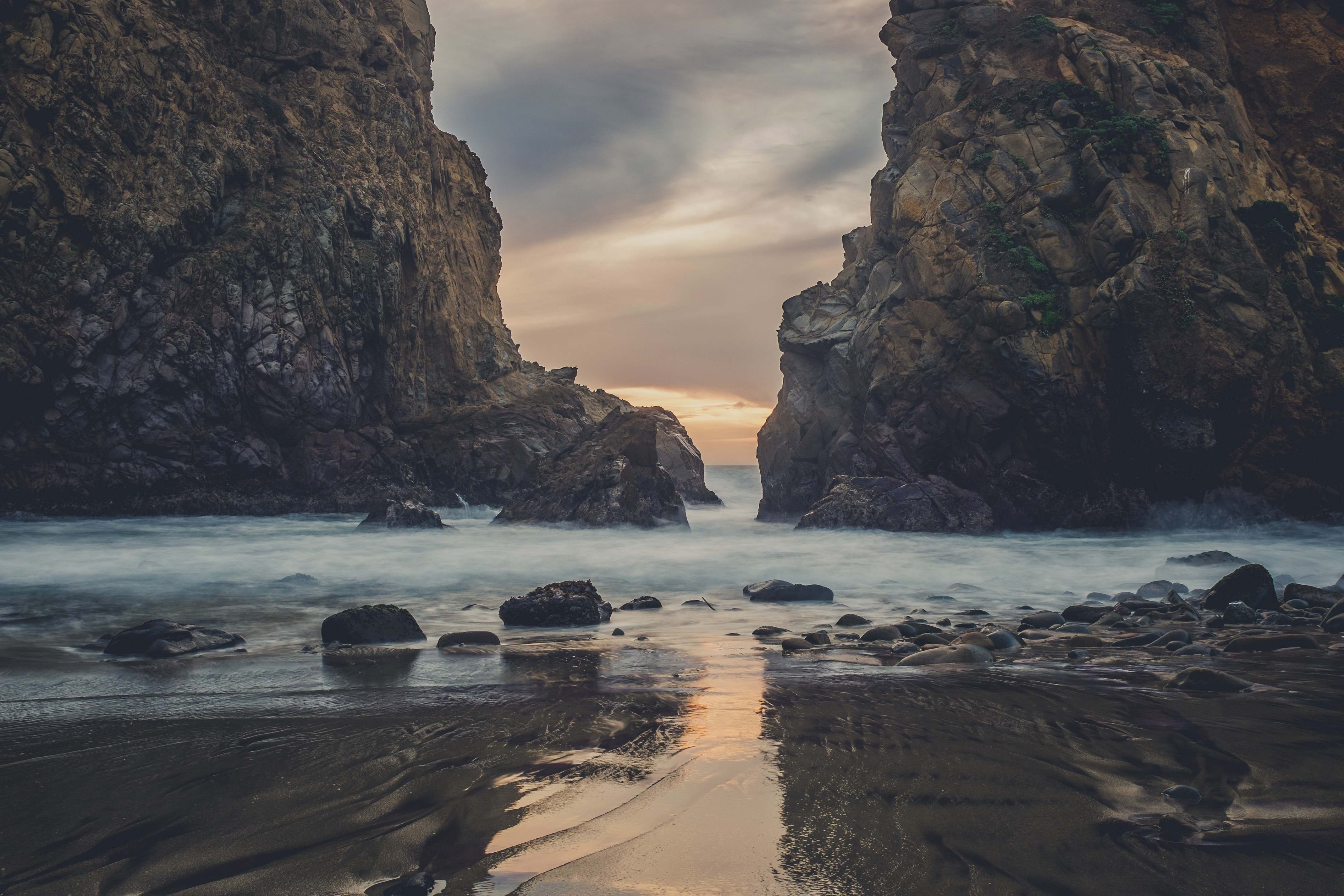 Wallpaper River Overflow In Between Rock Formation Rocks Image Free Photo