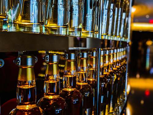 pub clear wine glasses bottle