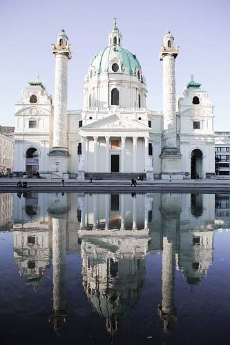 building St. Charles's Church, Vienna dome