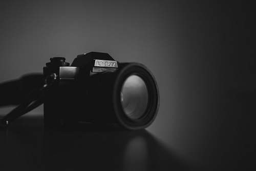camera shallow focus photography of black Yashica camera photography