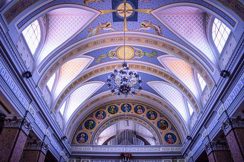 building gray, blue and yellow interior of the Grand Central Terminal urussanga
