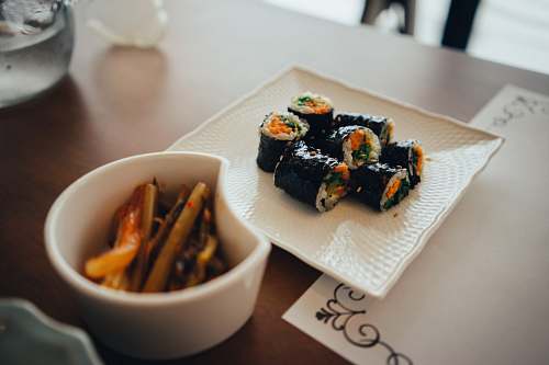 sushi plate of sushi bowl