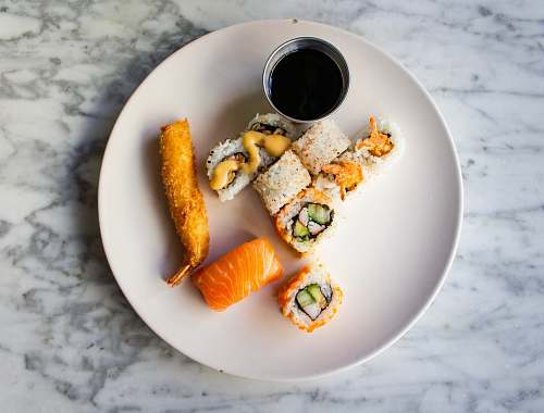 sushi plate of sushies meal