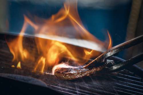 grill meat on grilling screen grilling