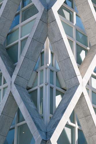 grey gray concrete building at daytime la défense