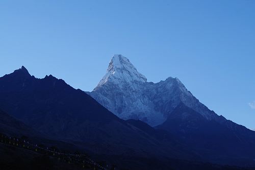 mountain during daytime