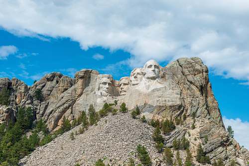 outdoors Mount Rushmore during daytime mount rushmore