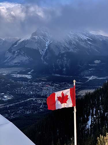 symbol Canada flag mountain