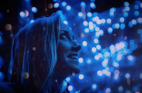 woman looking at the sky
