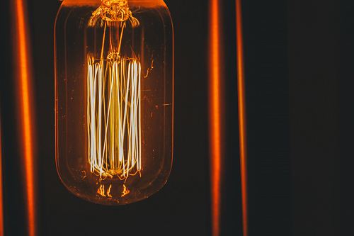 shallow focus photography of light bulb