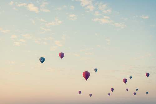 balloon flying hot air balloons at daytime wallpaper
