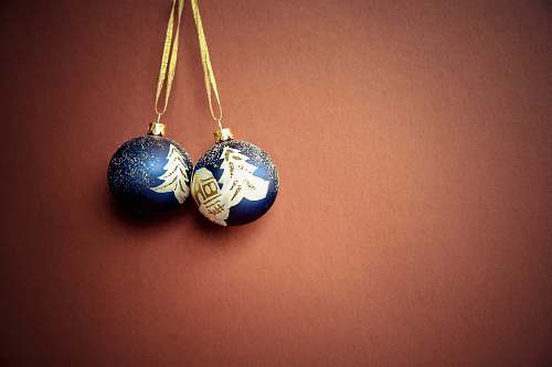 ornament two blue pendants earring