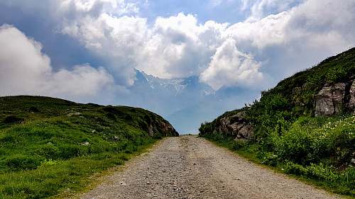 gravel dirt rad dirt road
