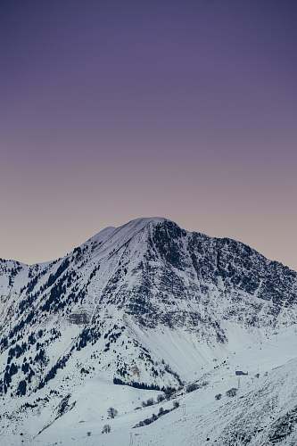 mountain photo of mountain snow