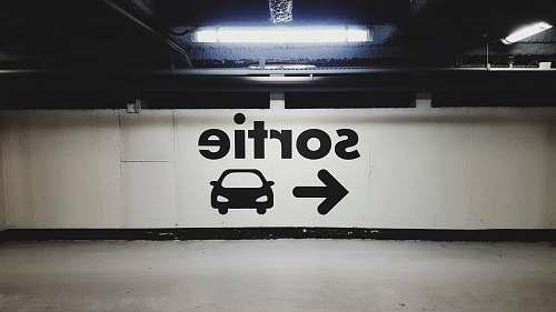 parking Sortie signage car