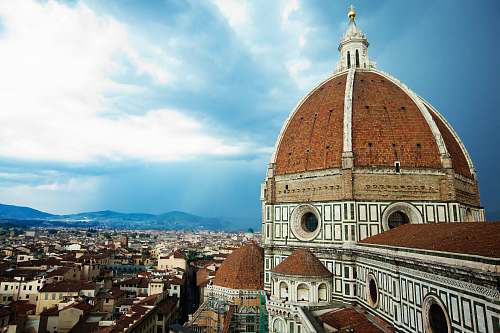 building bird's eye view photo of white and brown cathedral dome
