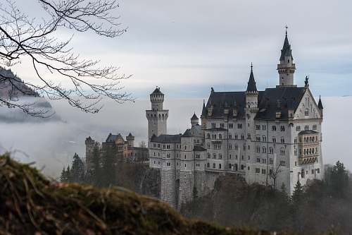 castle Neuschwanstein castle, Germany architecture
